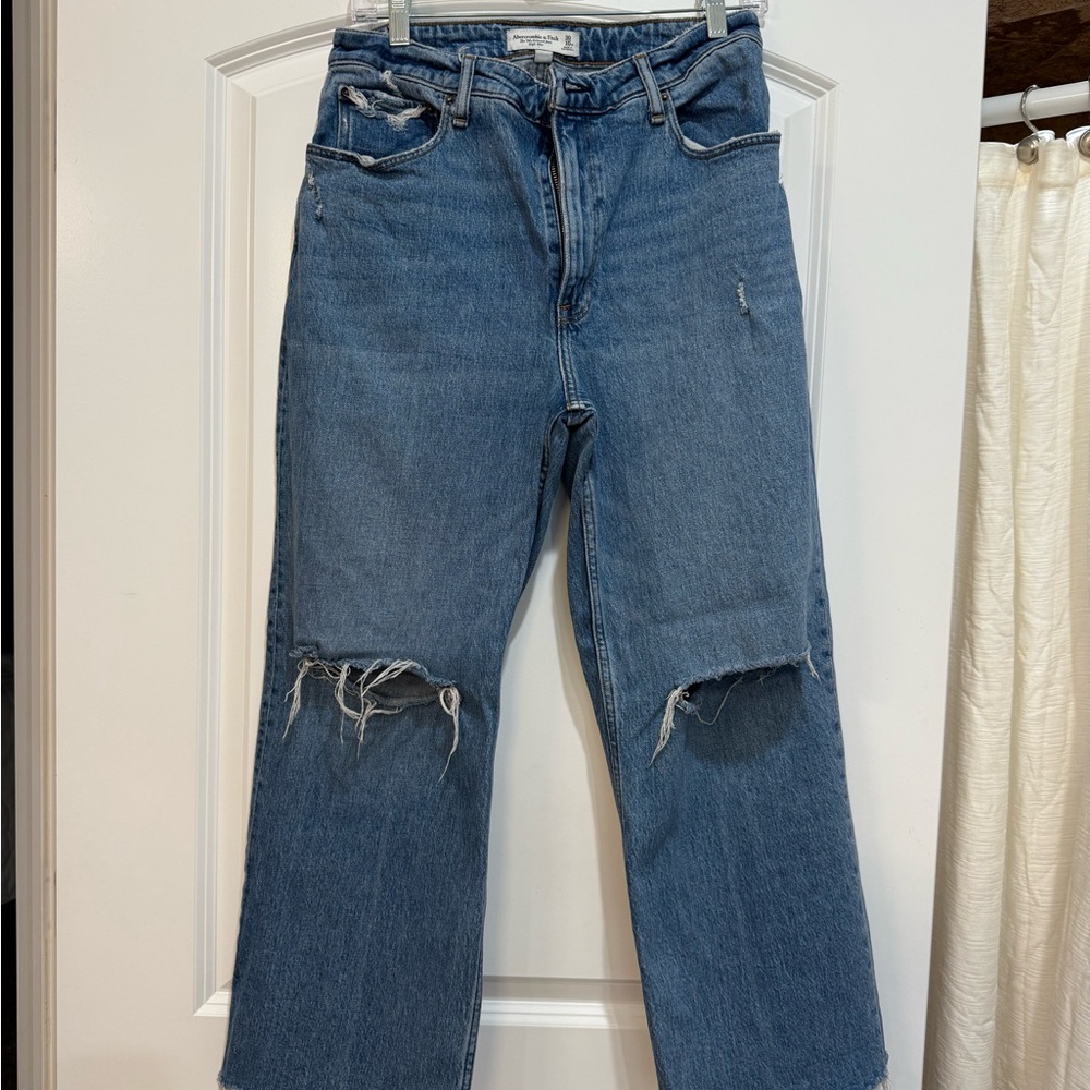 Abercrombie & Fitch Curve Love 90’s Relaxed Distressed Jeans